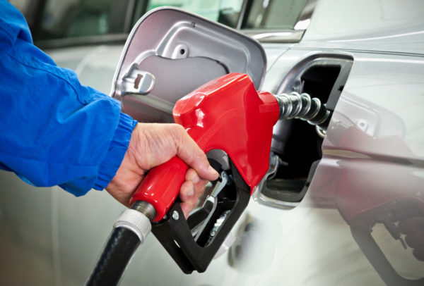 Golpe a gasolineras: gobierno podrá revocar permisos si incumplen reforma de 2021