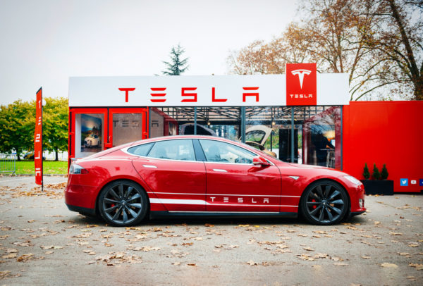 ¿Sueñas con conducir un Tesla? La empresa abre vacantes para pruebas de manejo
