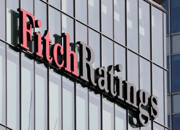 Fitch ratifica calificación crediticia de México; alerta de recuperación ‘frágil’