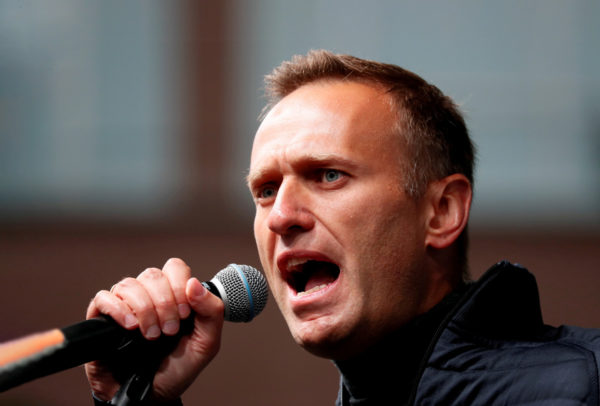 Trasladan al hospital a opositor ruso Alexei Navalny tras huelga de hambre en prisión