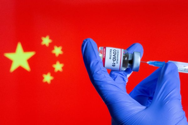 China evalúa mezclar vacunas contra COVID-19 para aumentar efectividad