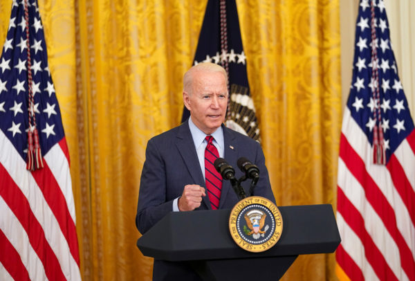 Biden dice que EU no volverá a Afganistán a pelear guerras que los afganos no quieren librar