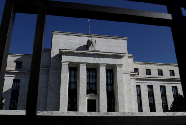 La Fed sube las tasas de interés hasta 3.25%, su mayor nivel en 14 años