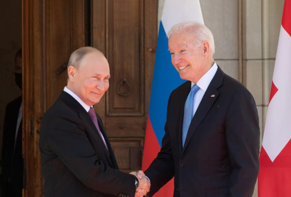 La pregunta ‘pasivo-agresiva’ de Joe Biden a Vladimir Putin en su reunión