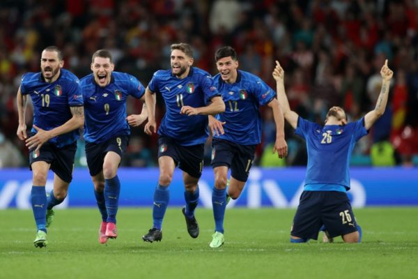 Italia derrota a España en penales y pasa la final de la Eurocopa