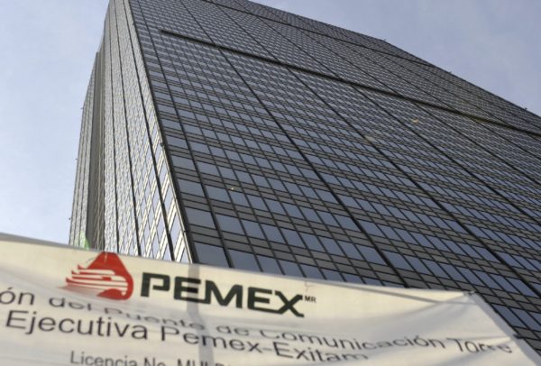 Ni con Peña ni AMLO, reformas a Pemex la han llevado al desastre financiero