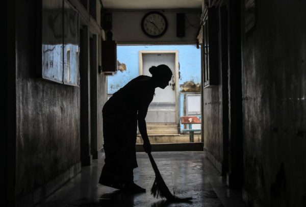 México tiene 2.3 millones de trabajadoras domésticas y el 99% carece de contrato laboral