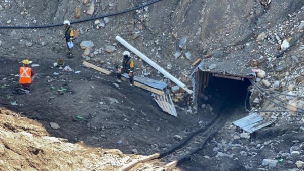 AMLO confirma al menos 9 personas atrapadas en mina de carbón en Coahuila