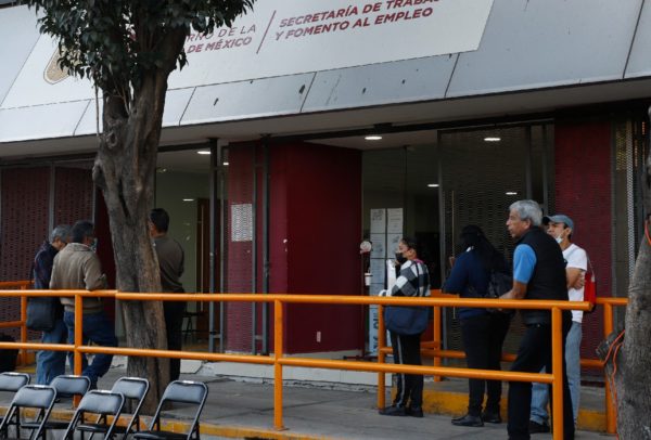 Tasa de desempleo en México cayó 2.8% al cierre de 2022