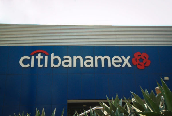 Germán Larrea consigue 5,000 mdd de bancos para compra de Banamex