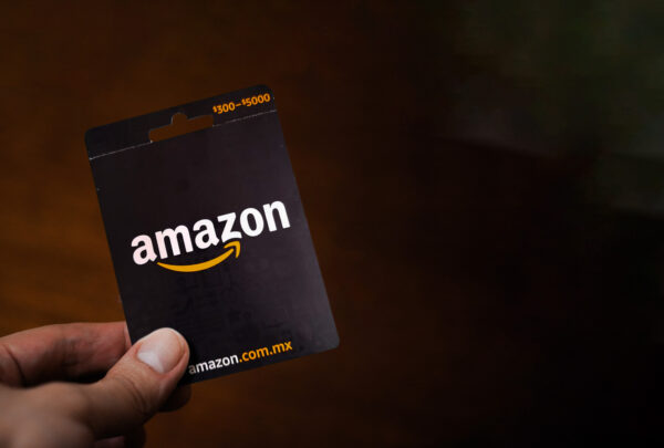 ¿No tienes tarjeta? Ya puedes usar efectivo y pagar ‘contra entrega’ tus compras de Amazon