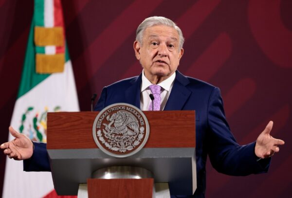 Ecuador declara “persona non grata” a embajadora mexicana por dichos de AMLO