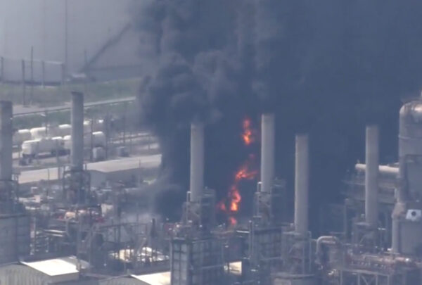 Reportan explosión en refinería en Texas, Pemex niega que sea en Deer Park
