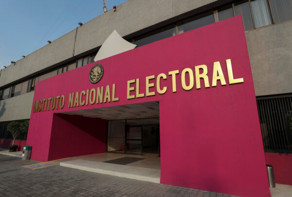 INE aprueba multas por 51 mdp a partidos políticos; Morena encabeza sanciones con 74%