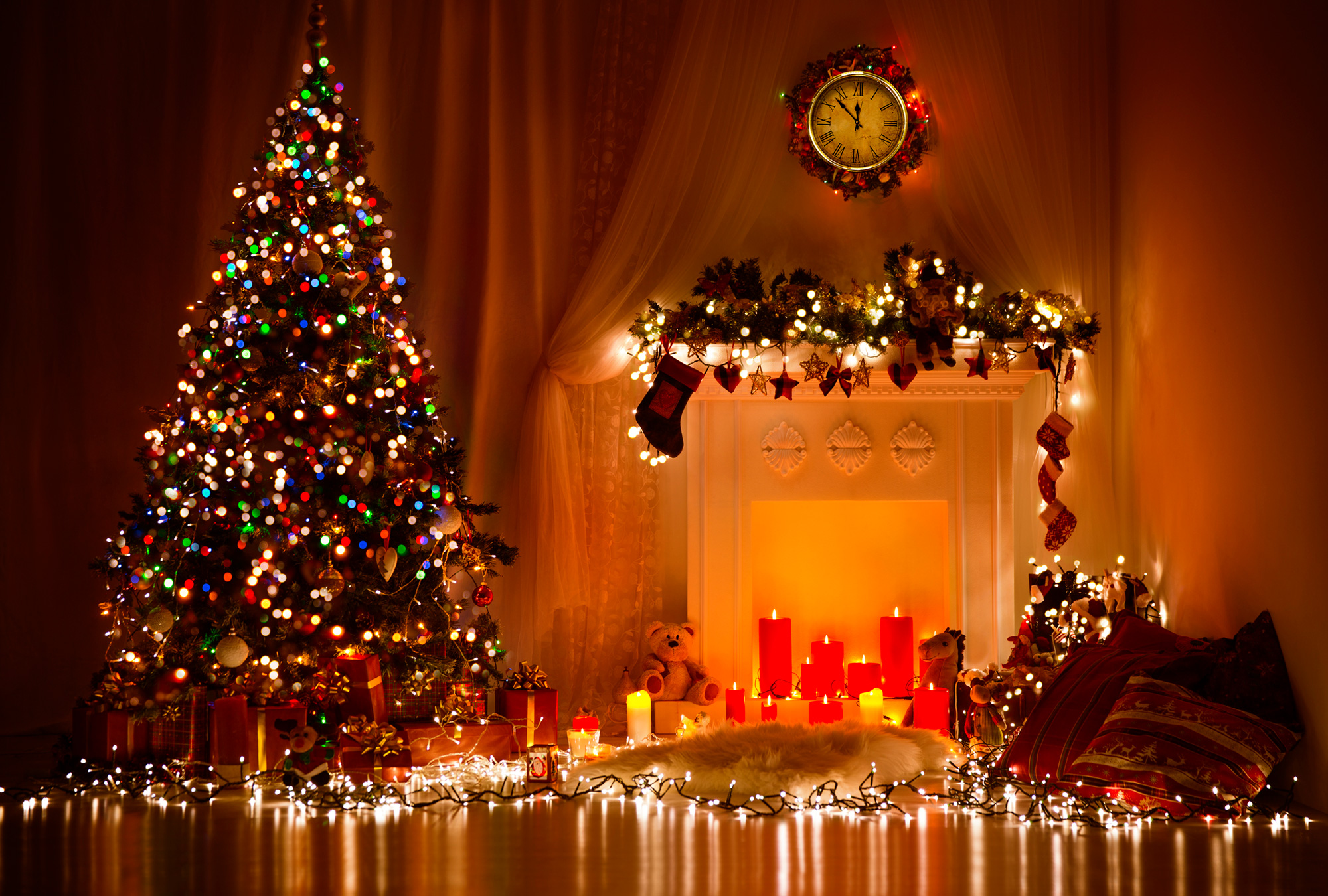 Árboles de navidad decorados, ¿dónde comprar y qué significan sus elementos?
