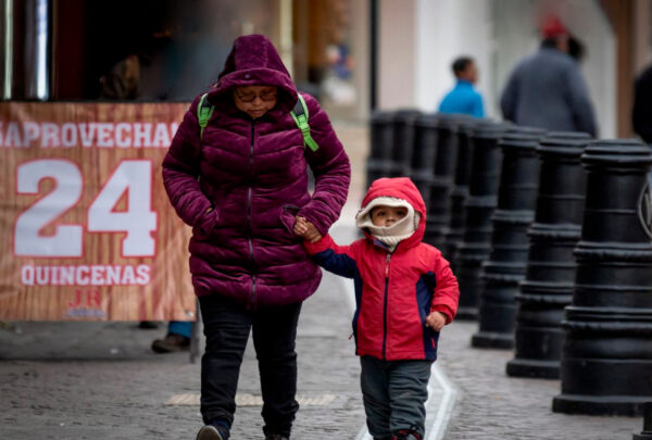 Saca tu cobija: El frío ‘va para largo’ con heladas en distintas entidades de México