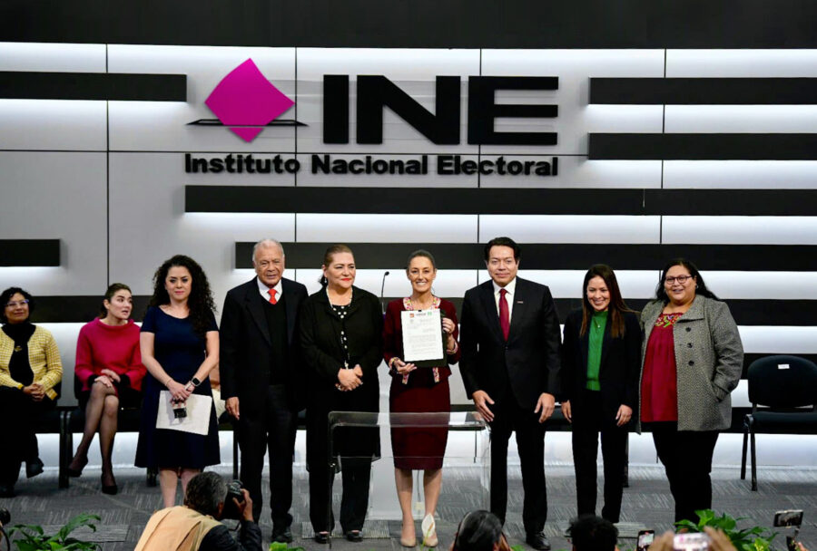 Claudia Sheinbaum formaliza su registro ante el INE