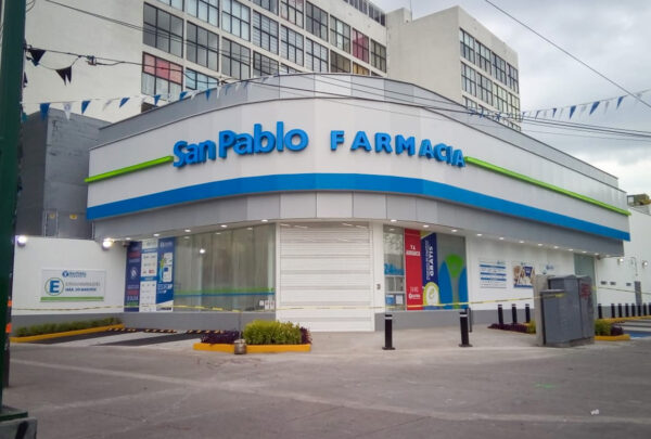 ¿Quién es el dueño de Farmacia San Pablo?