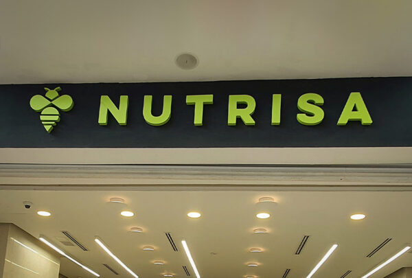 ¿Cuál es la historia de Nutrisa y quién es su dueño?