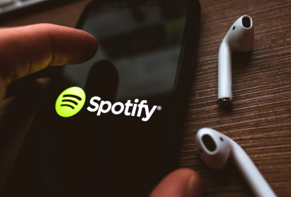 Spotify rompe expectativas y sube hasta 15% en bolsa