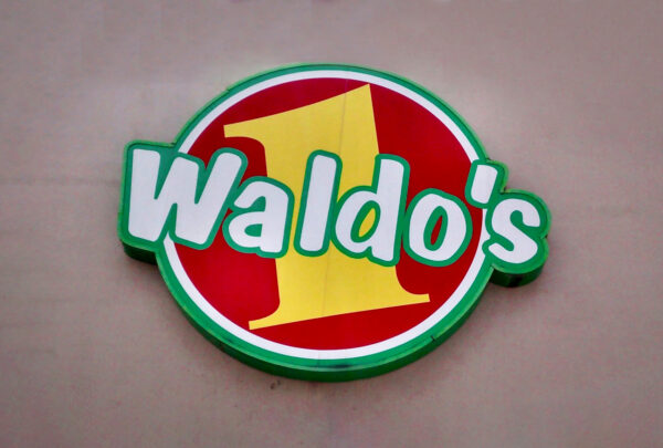 ¿Cuál es la historia de Waldo’s Mart y quién es su dueño?