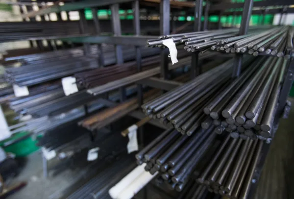 EU anuncia posibles cuotas antidumping contra aluminio mexicano