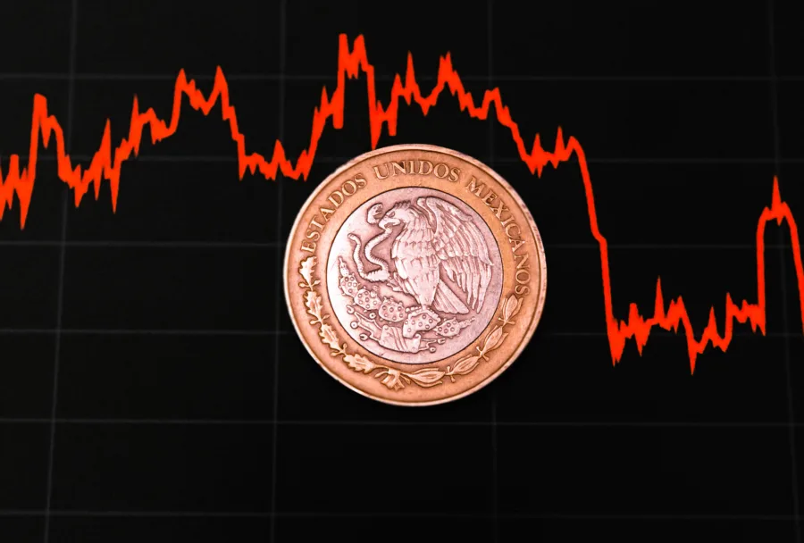 Peso mexicano interrumpe cuatro días de alza y vive su peor sesión de mayo Peso mexicano interrumpe cuatro días de alza y vive su peor sesión de mayo