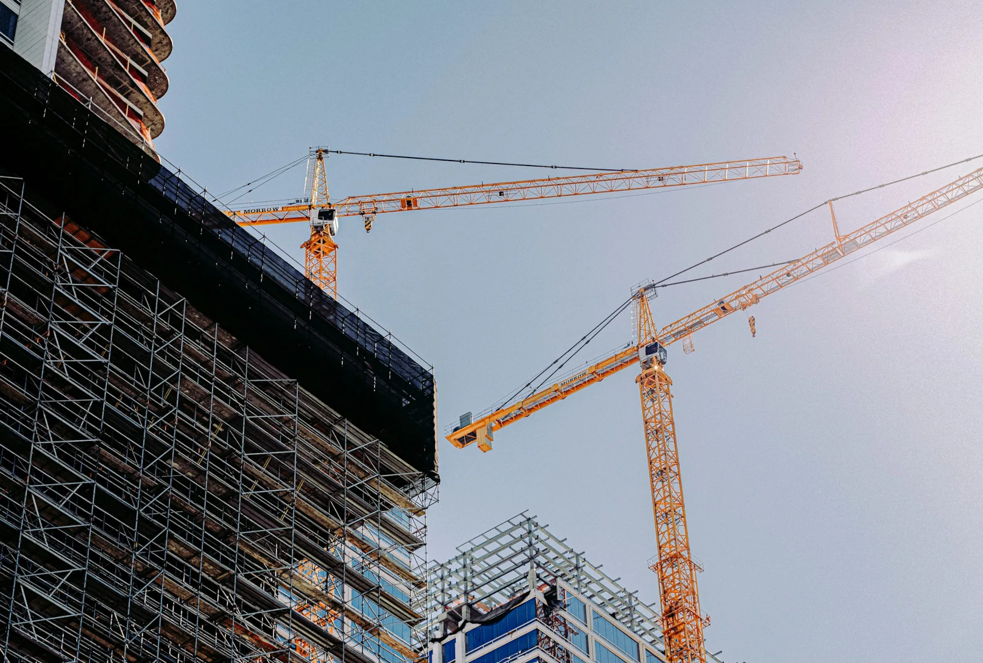 Economía de México crece 3.3% en agosto impulsada por comercio y construcción - Alto Nivel