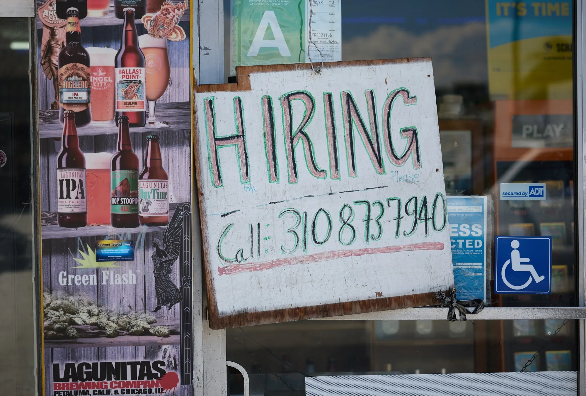 Estados Unidos sorprende con débil creación de empleo en septiembre; mercado reduce apuestas de tasas