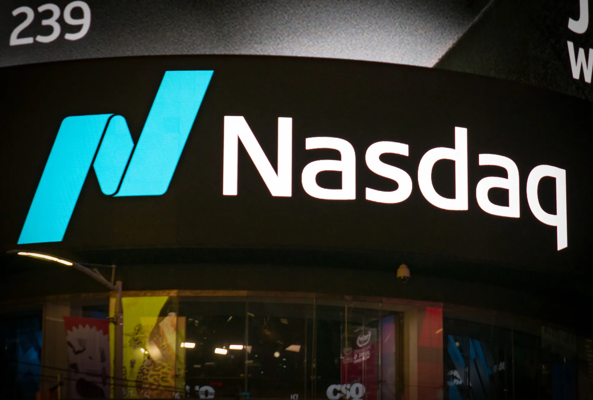 Nasdaq sube 0.66% y el Dow Jones 0.3%: mercados esperan inflación y reporte de Nvidia