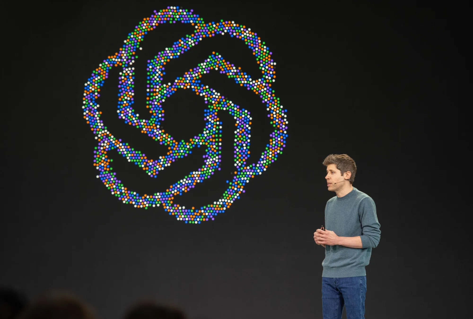 OpenAI presenta a sus agentes Dots entre fallos en vivo y temores sobre la ciberseguridad